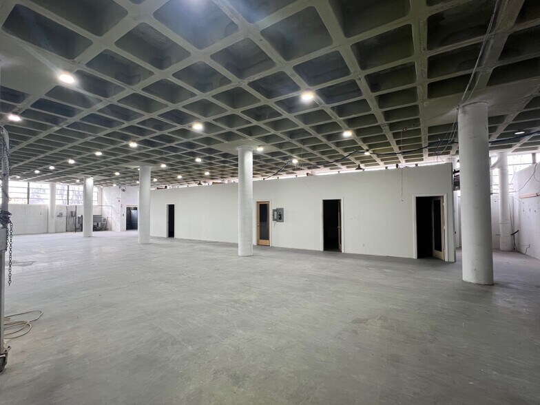 More Photos Of 111 Lafayette Ave, White Plains Warehouse For Lease