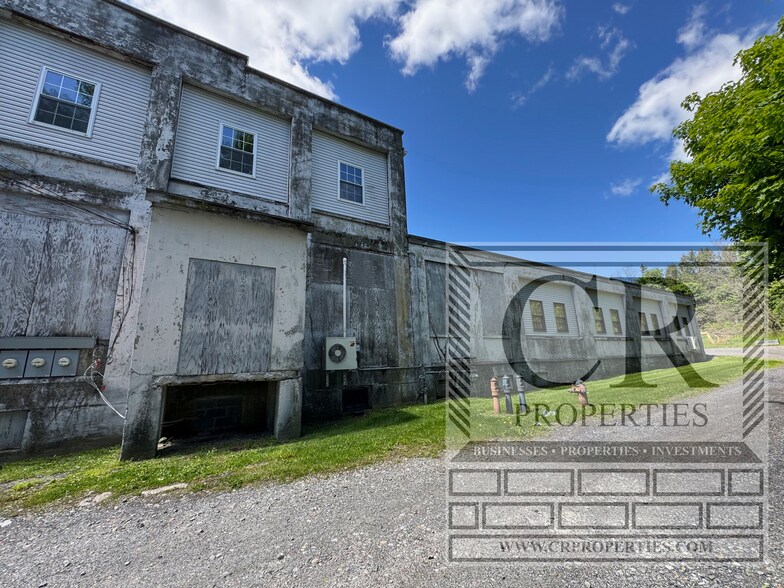 More Photos Of 155 Vineyard Ave, Highland Service For Sale