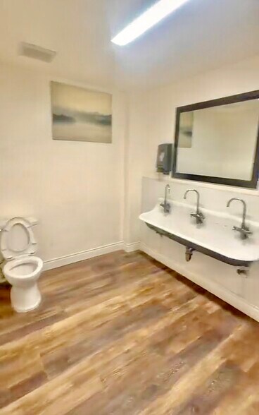 More Photos Of 571-573 Monterey Pass Rd, Monterey Park Warehouse For Lease