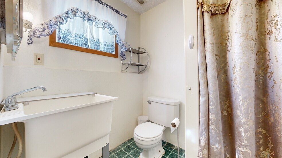 More Photos Of 554 Country Way N, Kalispell Religious Facility For Sale