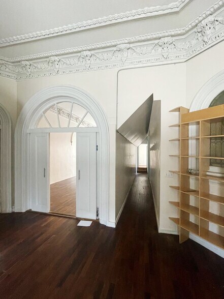 More Photos Of 144 Montague St, Brooklyn Storefront Retail Residential For Lease