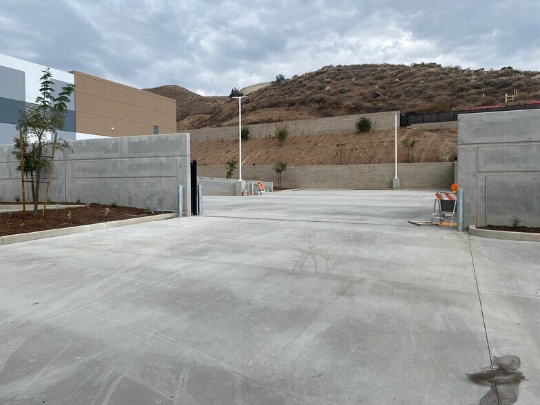 More Photos Of 980 Marlborough Ave, Riverside Warehouse For Lease