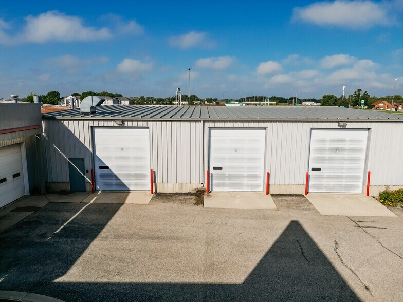 More Photos Of 2905 W Oakland Ave, Austin Auto Dealership For Lease