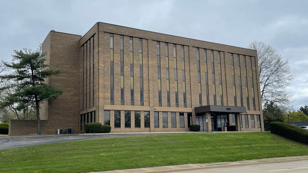 More Photos Of 411 Wolf Ledges Pky, Akron Unknown For Lease