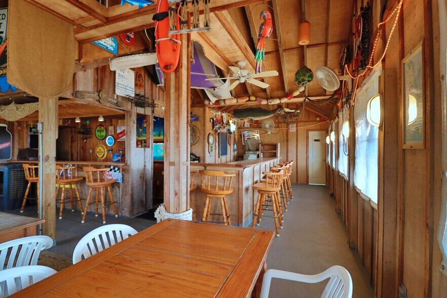 More Photos Of 25202 Island Pines Dr, Waves Restaurant For Sale