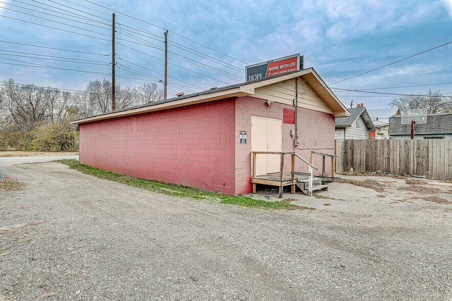 More Photos Of 3637 W 10th St, Indianapolis Office For Sale