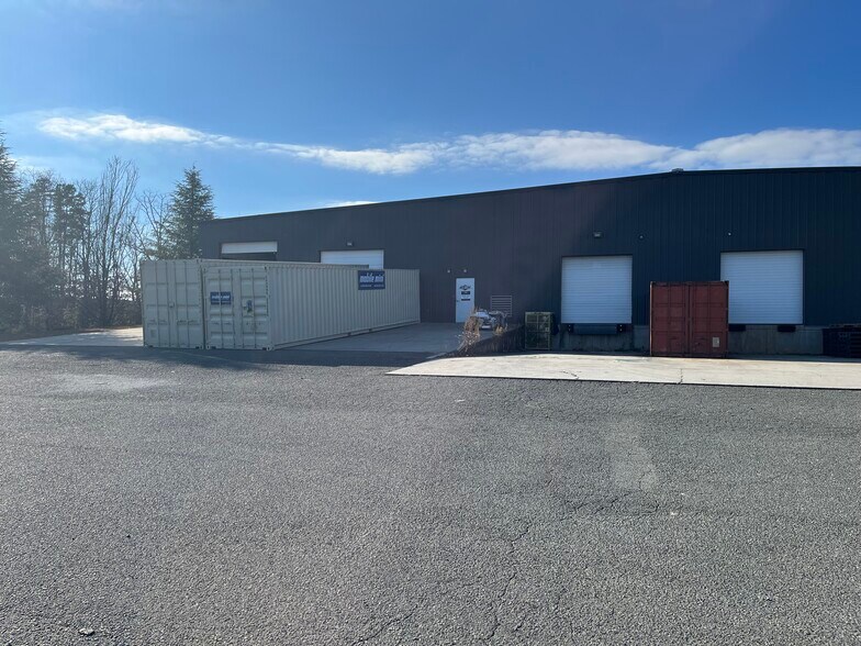 More Photos Of 7204 Stinson Hartis Rd, Indian Trail Light Manufacturing For Lease