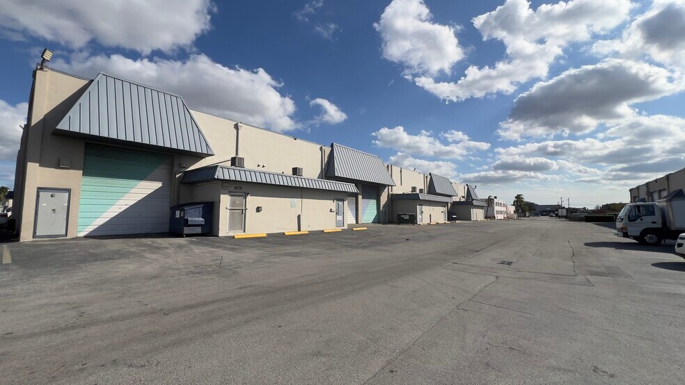 More Photos Of 7205-7265 NW 44th St, Miami Warehouse For Lease