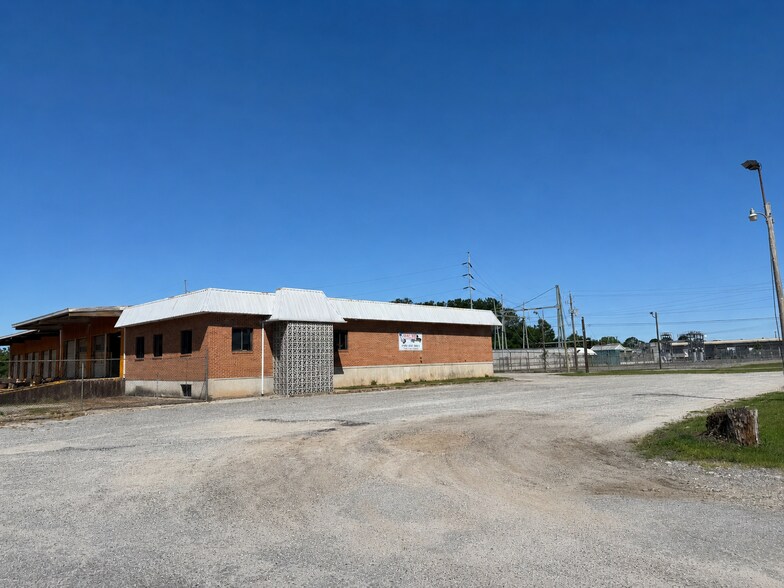 More Photos Of 2500 Blanchard Blvd, Columbus Distribution For Lease