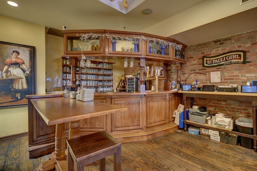 More Photos Of 107-109 N Main St, Bryan Restaurant For Sale