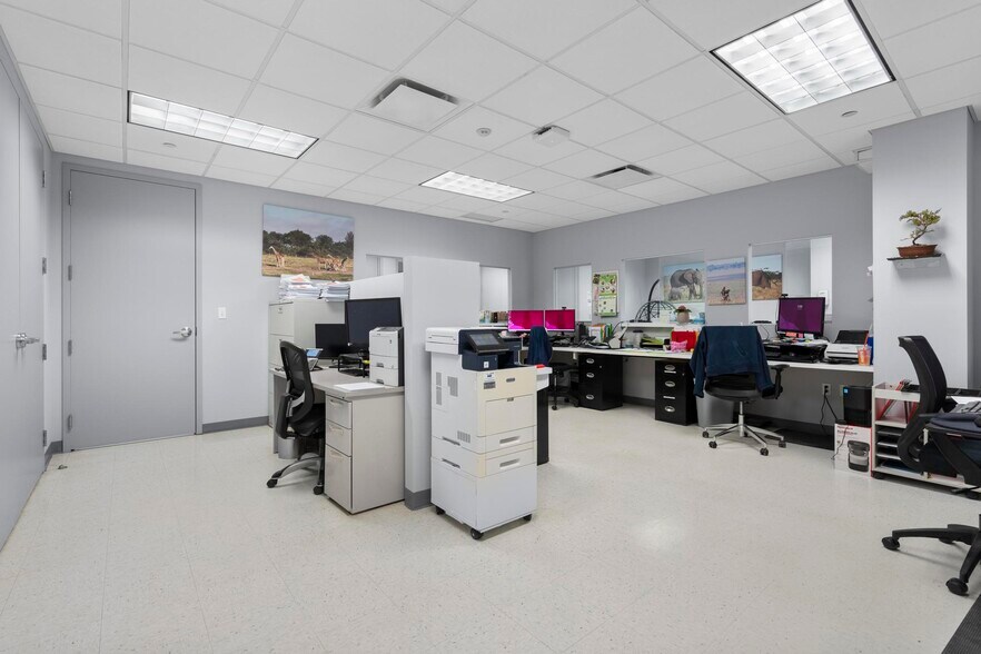More Photos Of 745 Boston Post Rd, Darien Apartments For Sale
