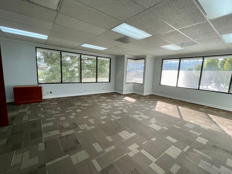 More Photos Of 430 Silver Spur Rd, Rancho Palos Verdes Medical For Lease