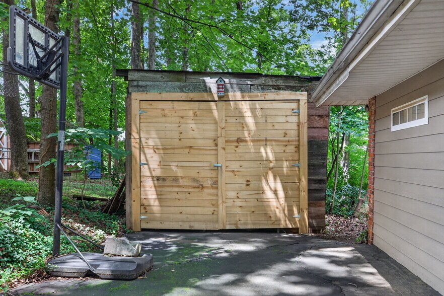 More Photos Of 3343 Dogwood Ln NW, Acworth Flex For Sale