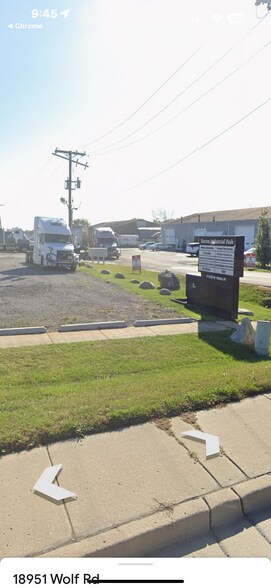 More Photos Of 18949 S Wolf Rd, Mokena Warehouse For Lease