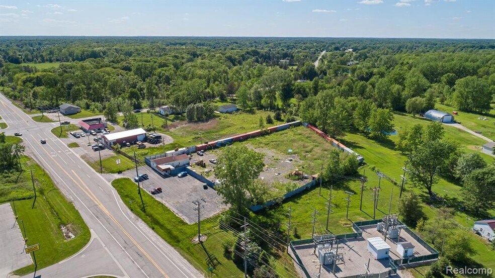 More Photos Of 7030 Gratiot Ave, Saint Clair Service For Lease