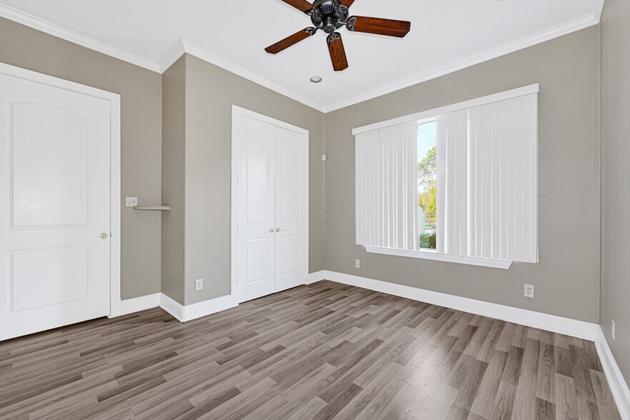 More Photos Of 12816 Willow Centre Dr, Houston Loft Creative Space For Sale