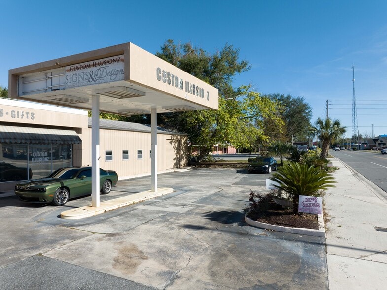 More Photos Of 319 E Howard St, Live Oak Storefront Retail Office For Sale