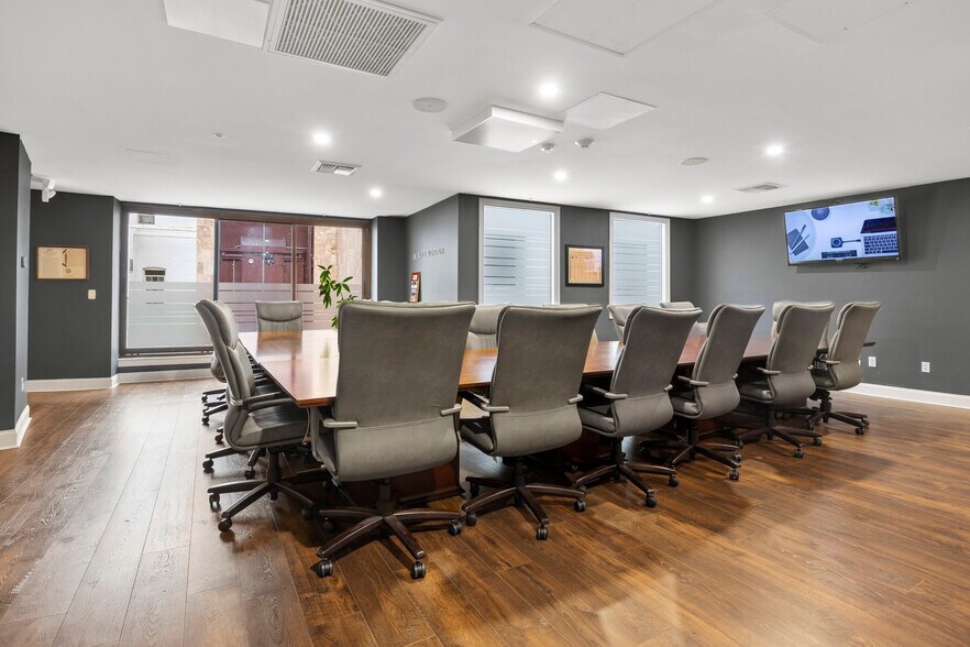 More Photos Of 76 N Pearl St, Albany Apartments For Lease