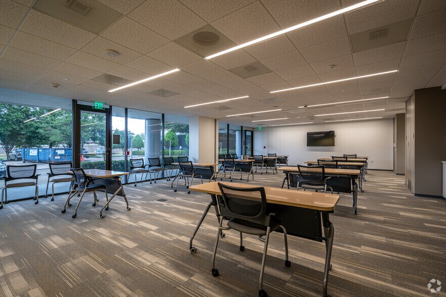 More Photos Of 20333 State Highway 249, Houston Office For Lease