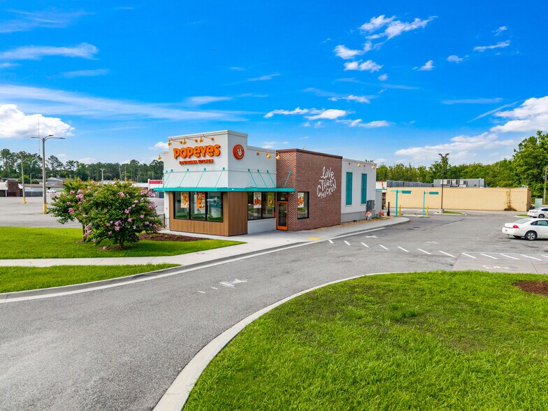 Primary Photo Of 801 W Base St, Madison Restaurant For Sale