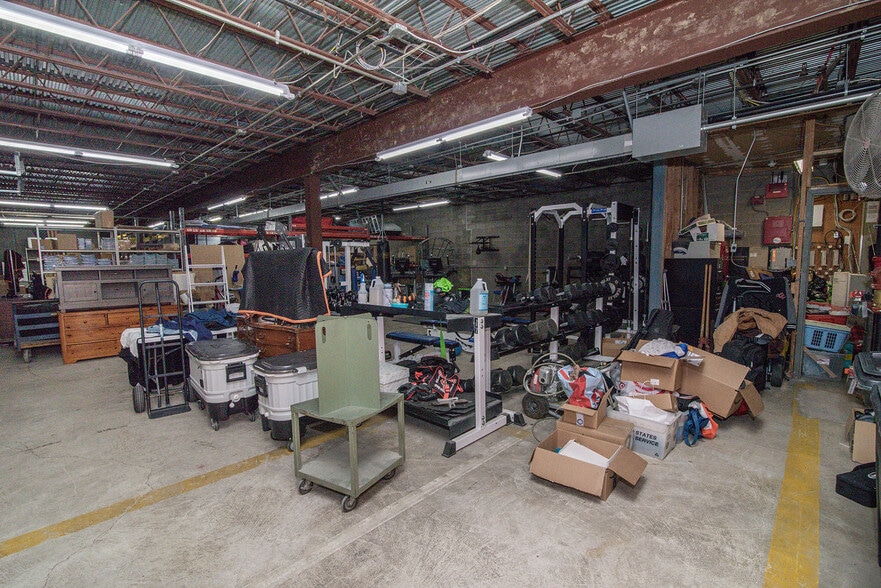 More Photos Of 245 Grandview Ave, Bellevue Light Distribution For Lease