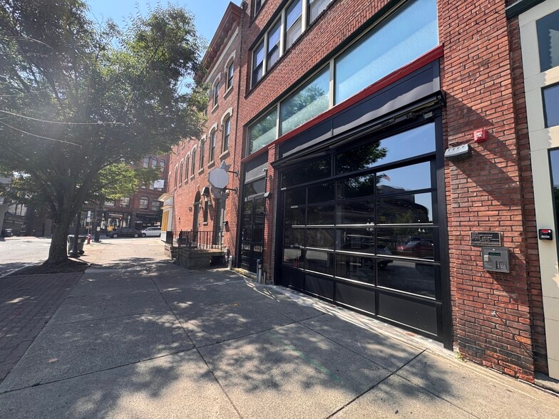 More Photos Of 4-6 Sheridan Ave, Albany Storefront Retail Office For Lease
