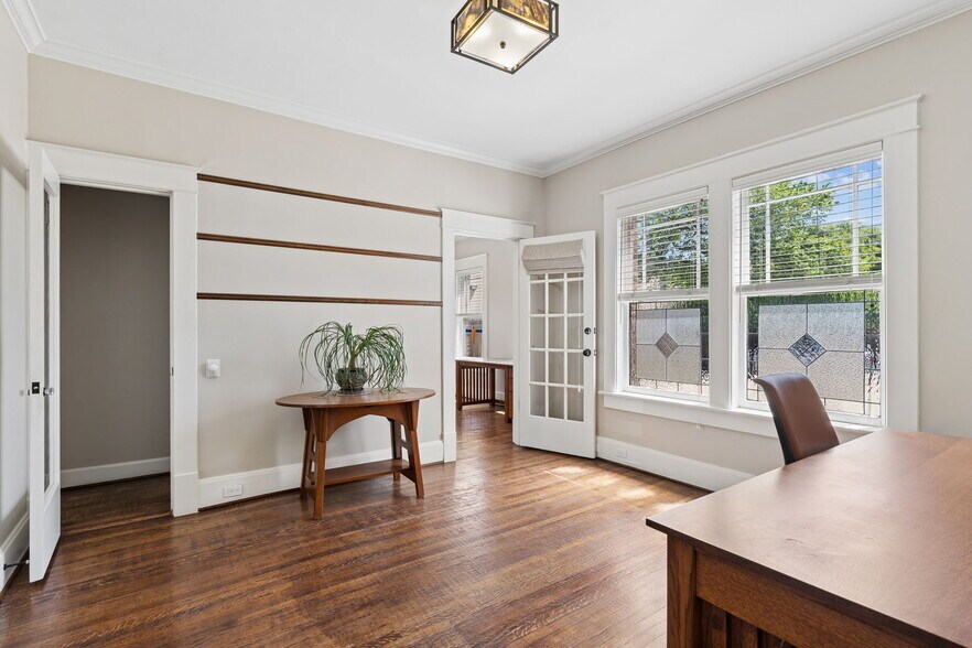 More Photos Of 4112 Swiss Ave, Dallas Office For Sale