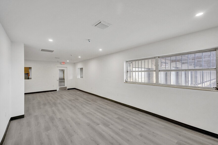 More Photos Of 6695-6699 NW 36th Ave, Miami Light Distribution For Lease