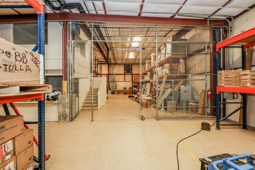 More Photos Of 5809 East Dr, Laredo Warehouse For Sale