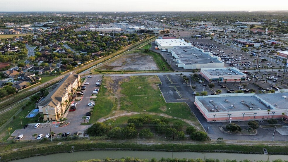 More Photos Of Pablo Kisel Blvd @ Pablo Kisel Blvd, Brownsville Land For Sale