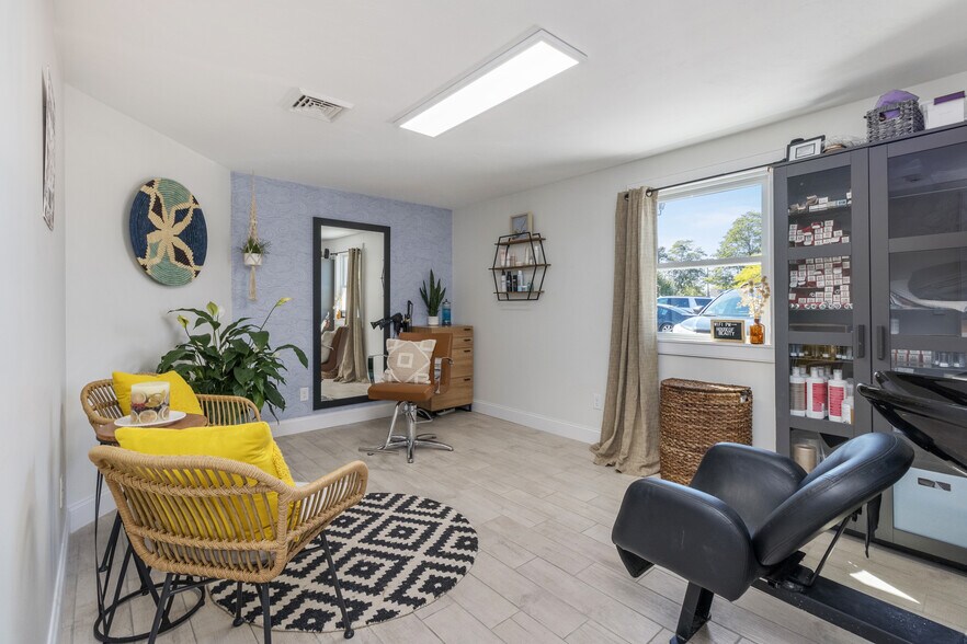 More Photos Of 712 Main St, Hyannis Storefront Retail Office For Sale