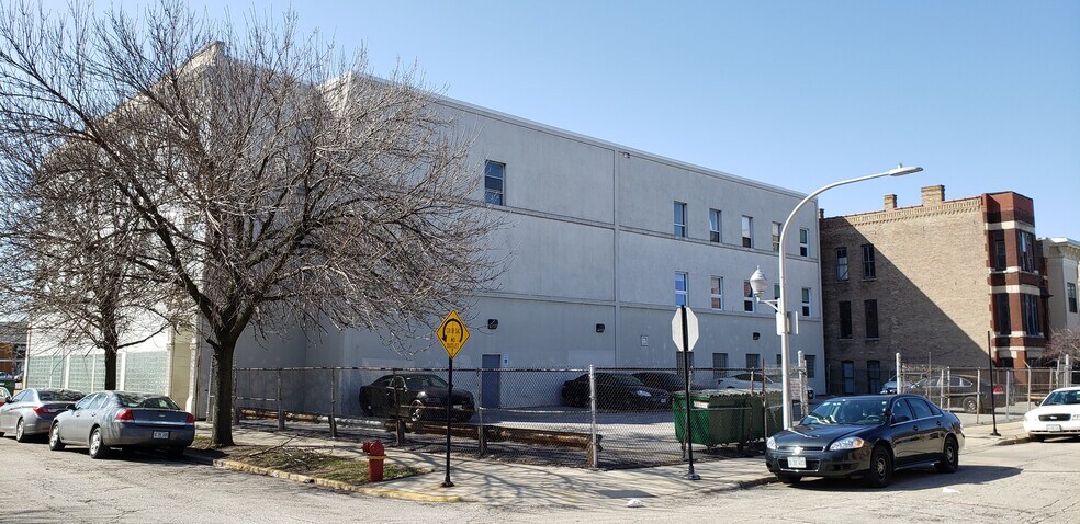 More Photos Of 1110 S Oakley Blvd, Chicago Office For Sale