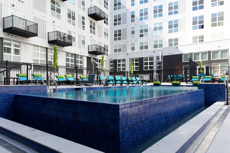 More Photos Of 400 Hull St, Richmond Office For Lease