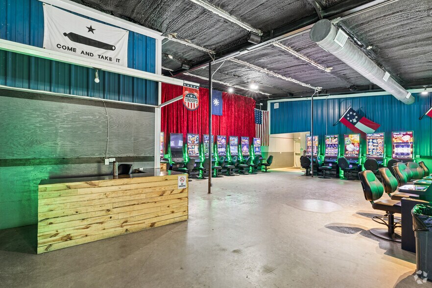 More Photos Of 1450 FM 279, Ben Wheeler Restaurant For Sale