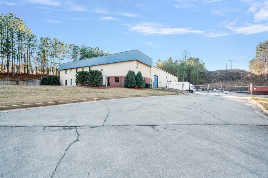 More Photos Of 91 W Hightower Dr, Dawsonville Warehouse For Sale