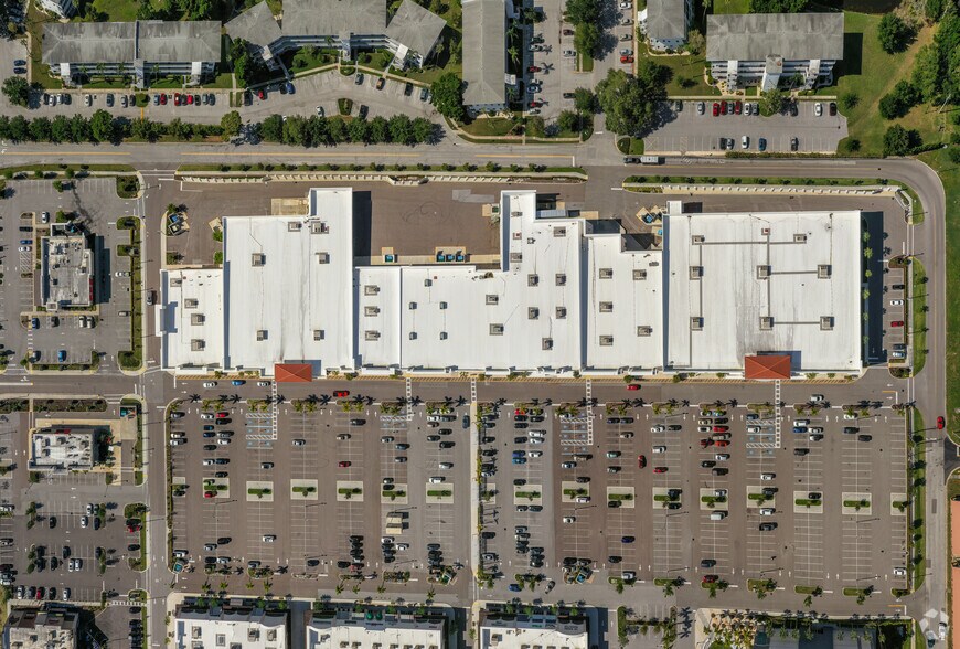 More Photos Of 7967 113th St, Seminole Storefront For Lease