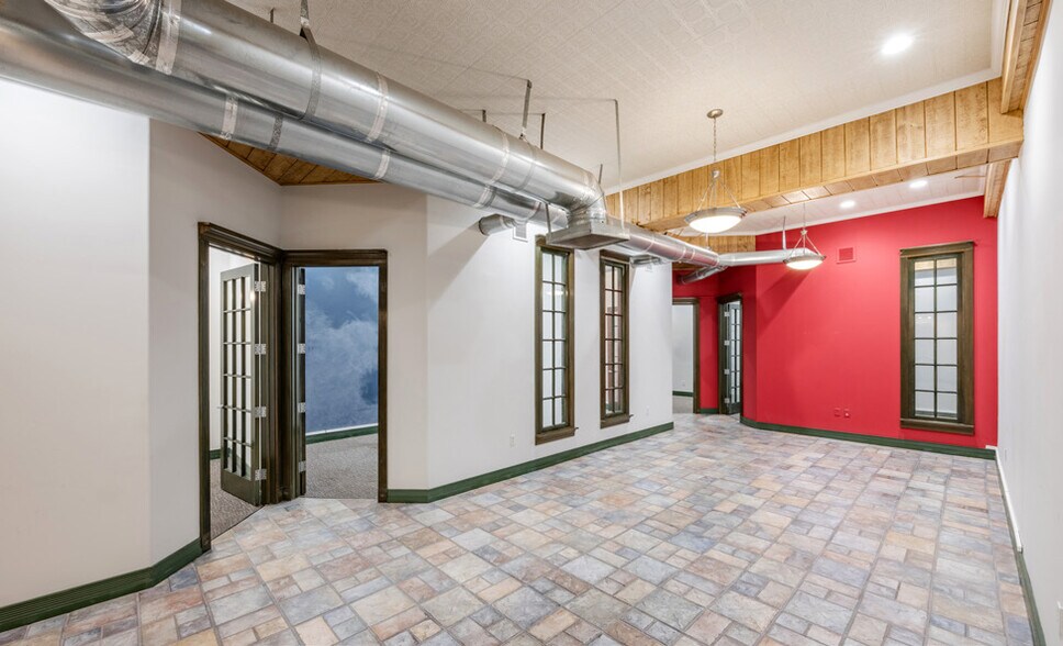 More Photos Of 1 Wrigley Ave, Irvine Distribution For Sale