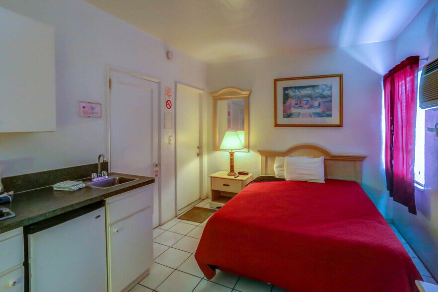 More Photos Of 1219 S Federal Hwy, Hollywood Hotel For Sale
