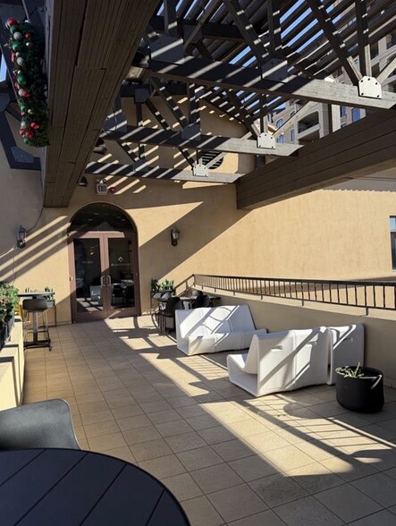 More Photos Of 7135 E Camelback Rd, Scottsdale Coworking Space