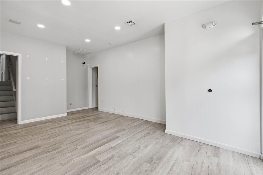 More Photos Of 641 S Prince St, Lancaster Storefront For Sale