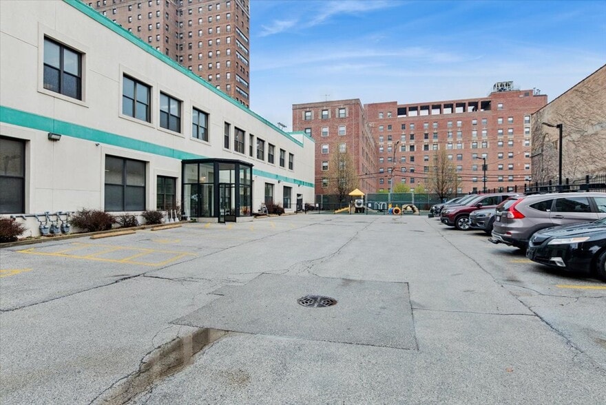 More Photos Of 1455 S Michigan Ave, Chicago Office For Sale