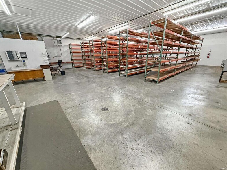 More Photos Of 2632 Cathy Ln, Jasper Warehouse For Sale