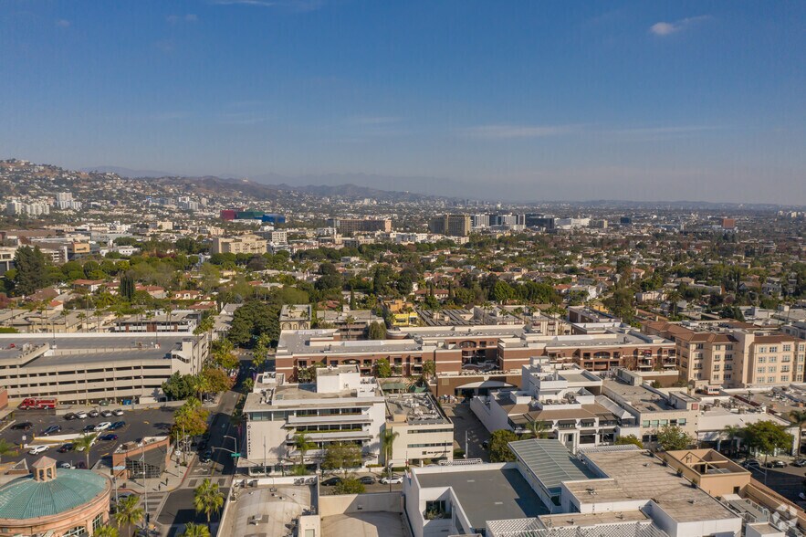 More Photos Of 232 N Canon Dr, Beverly Hills Office For Lease