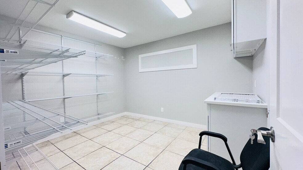 More Photos Of 6502 Memorial Dr, Texas City Medical For Sale