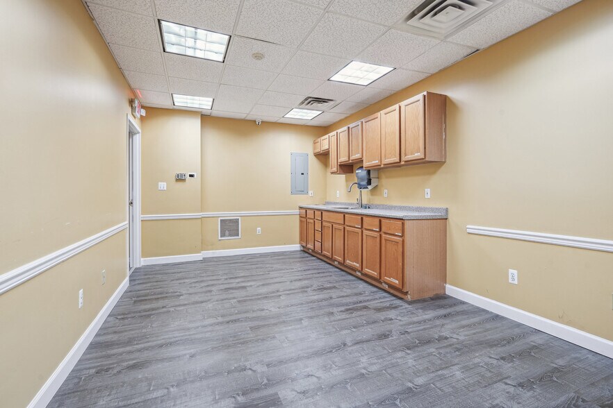 More Photos Of 200 South St, New Providence Medical For Sale