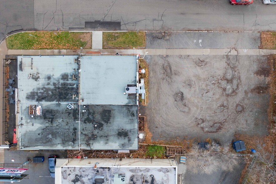 More Photos Of 231 St Paul St W, St Catharines General Retail For Sale