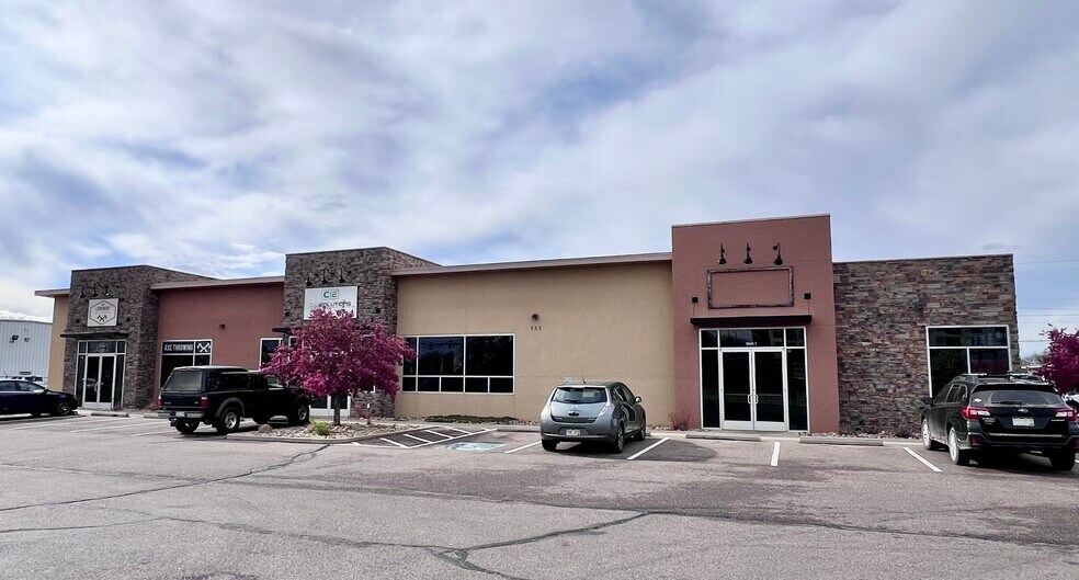 More Photos Of 333 E 1st Ave, Longmont Showroom For Lease