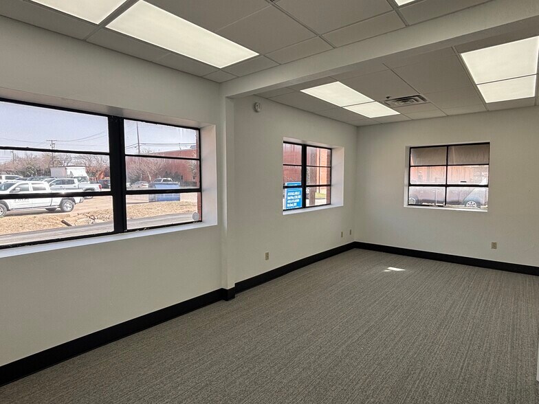 More Photos Of 115 NW 44th St, Oklahoma City Manufacturing For Sale