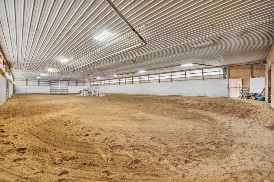 More Photos Of 16449 S Boone Rd, Columbia Station Specialty For Sale