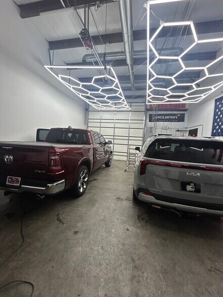 More Photos Of 675 Middle Tennessee Blvd, Murfreesboro Showroom For Lease